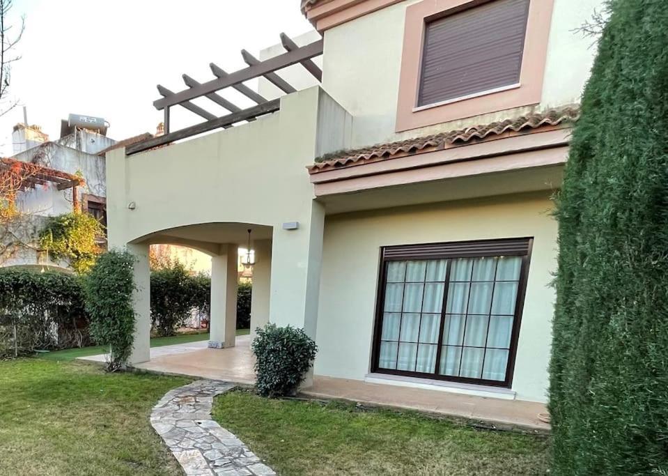 Вилла Casa En Ruta De La Plata Con Piscina Comunitaria Гильена Экстерьер фото